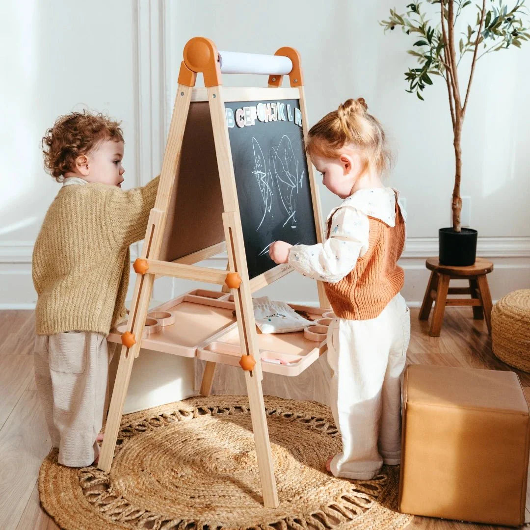 Wooden Easel vs. Plastic Easel: Which Is Better for Kids?