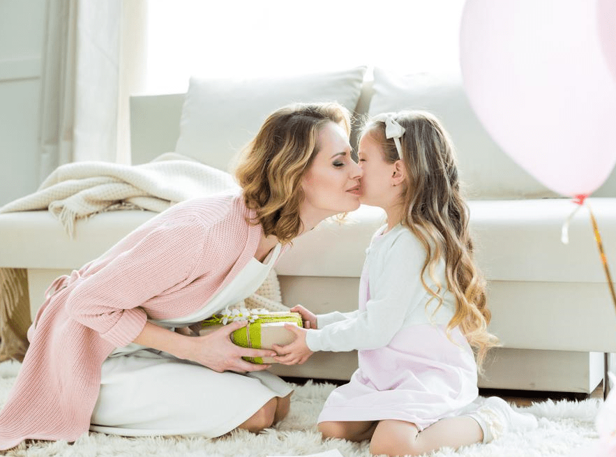 Who's mommy's favorite person - Tiny Land INC