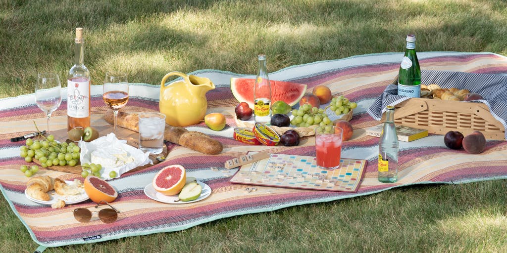 Best Picnic Blanket for a Family: Top 5 picnic blankets for outdoor - Tiny Land INC